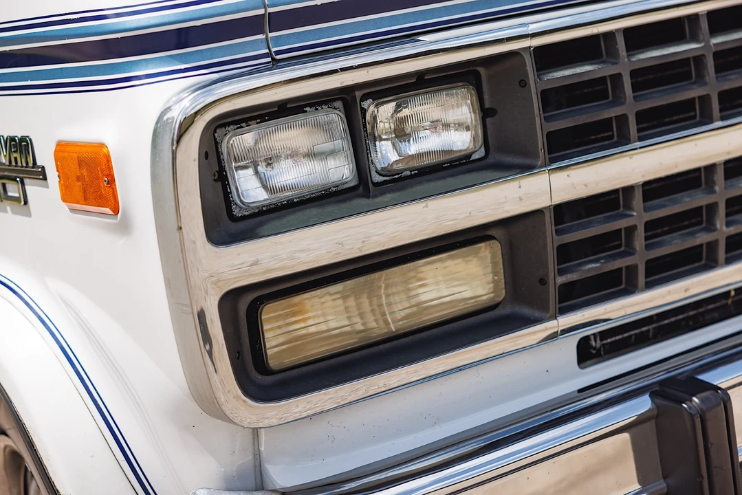 1995 Chevrolet G-Series Van - Image 19 of 31