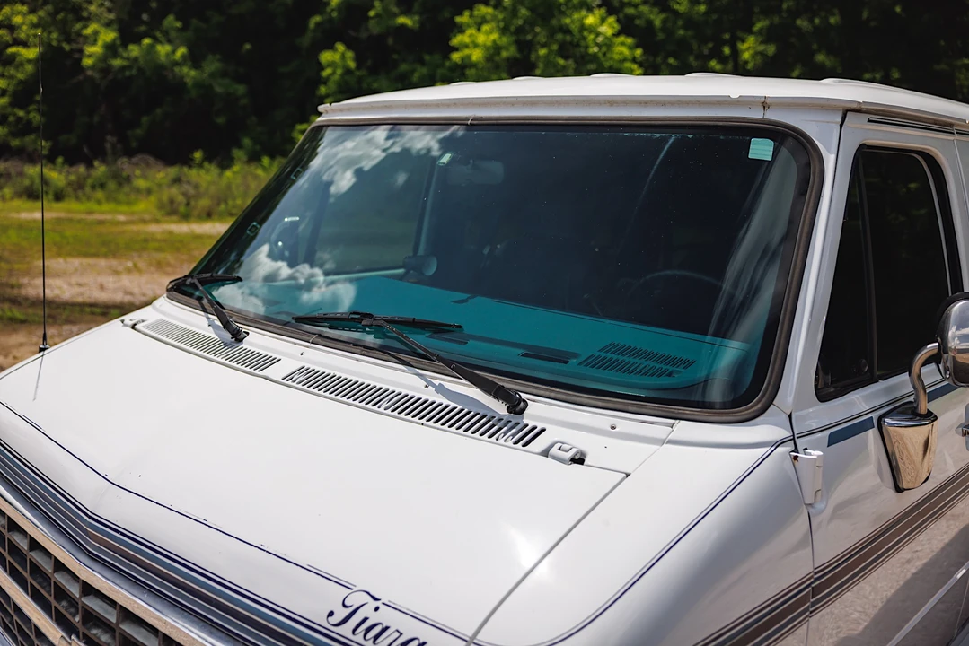 1995 Chevrolet G-Series Van - Image 25 of 31