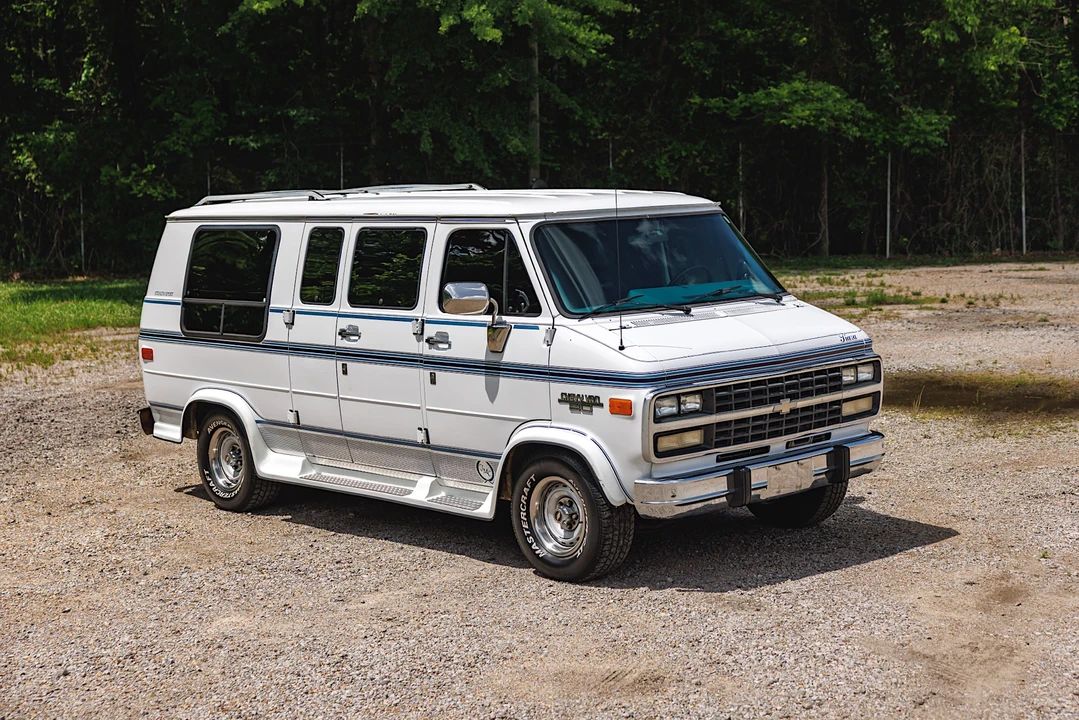 1995 Chevrolet G-Series Van - Image 8 of 31