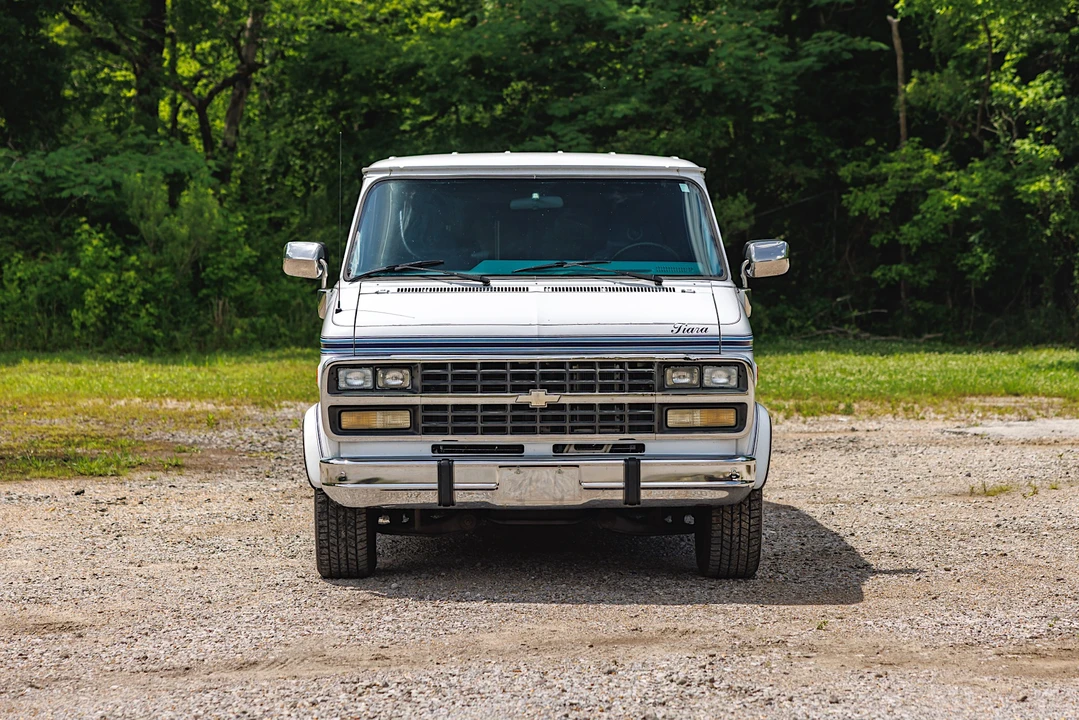 1995 Chevrolet G-Series Van - Image 5 of 31