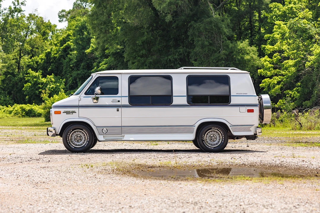 1995 Chevrolet G-Series Van - Image 15 of 31