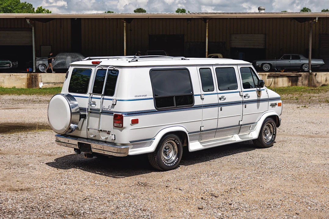 1995 Chevrolet G-Series Van - Image 12 of 31