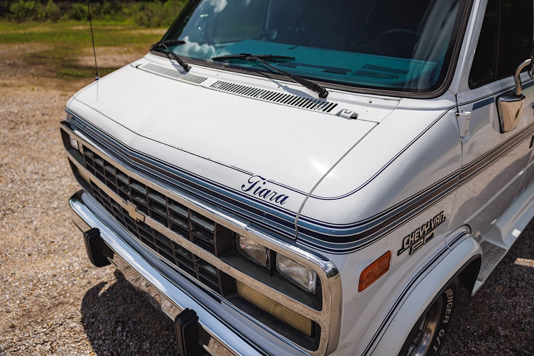 1995 Chevrolet G-Series Van - Image 24 of 31