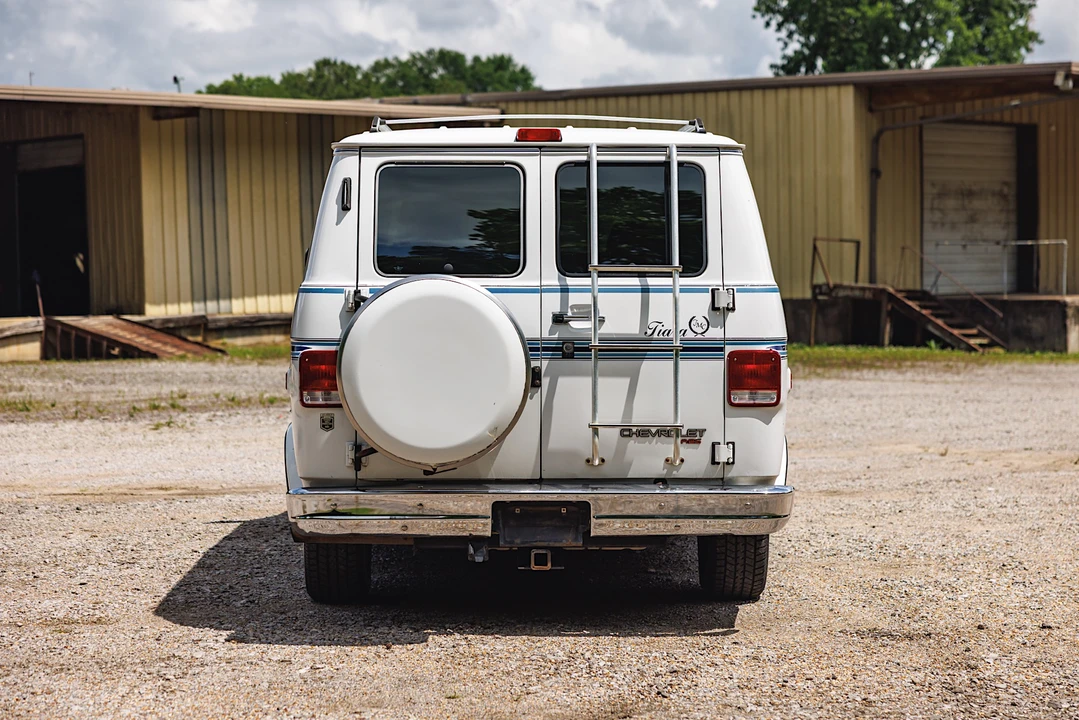 1995 Chevrolet G-Series Van - Image 13 of 31