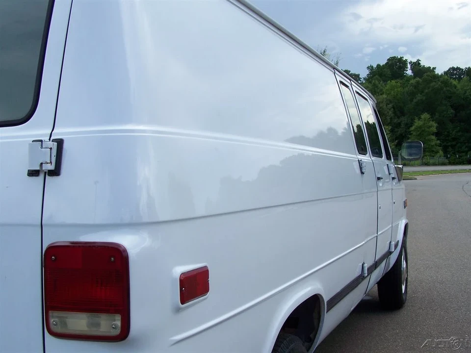 1995 Chevrolet G-Series Van - Image 15 of 21