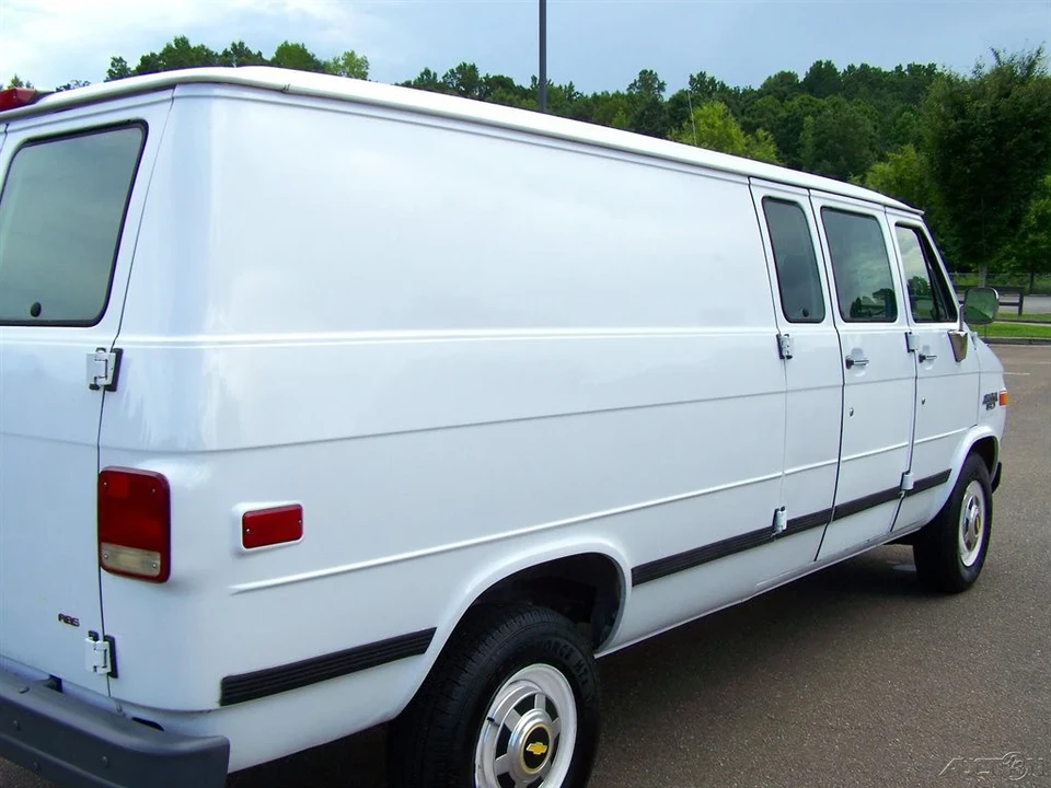 1995 Chevrolet G-Series Van - Image 14 of 21
