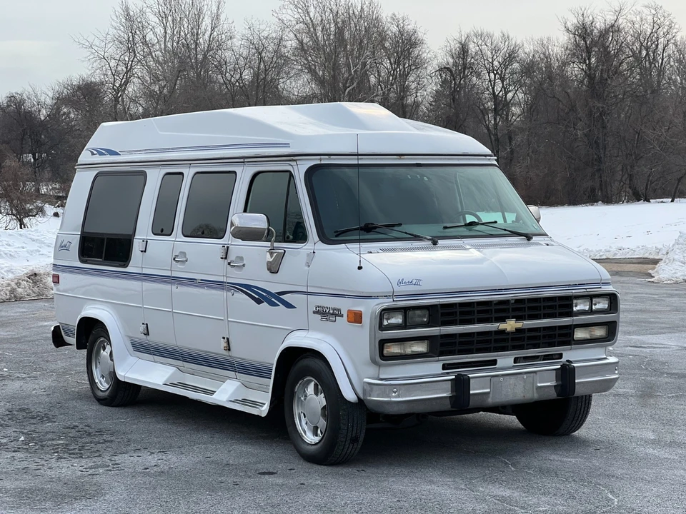 1995 Chevrolet G-Series Van - Image 9 of 21