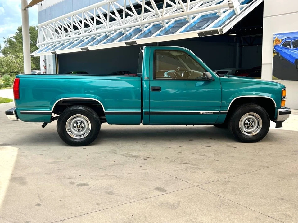 1995 Chevrolet C/K 4th Gen - Image 4 of 21