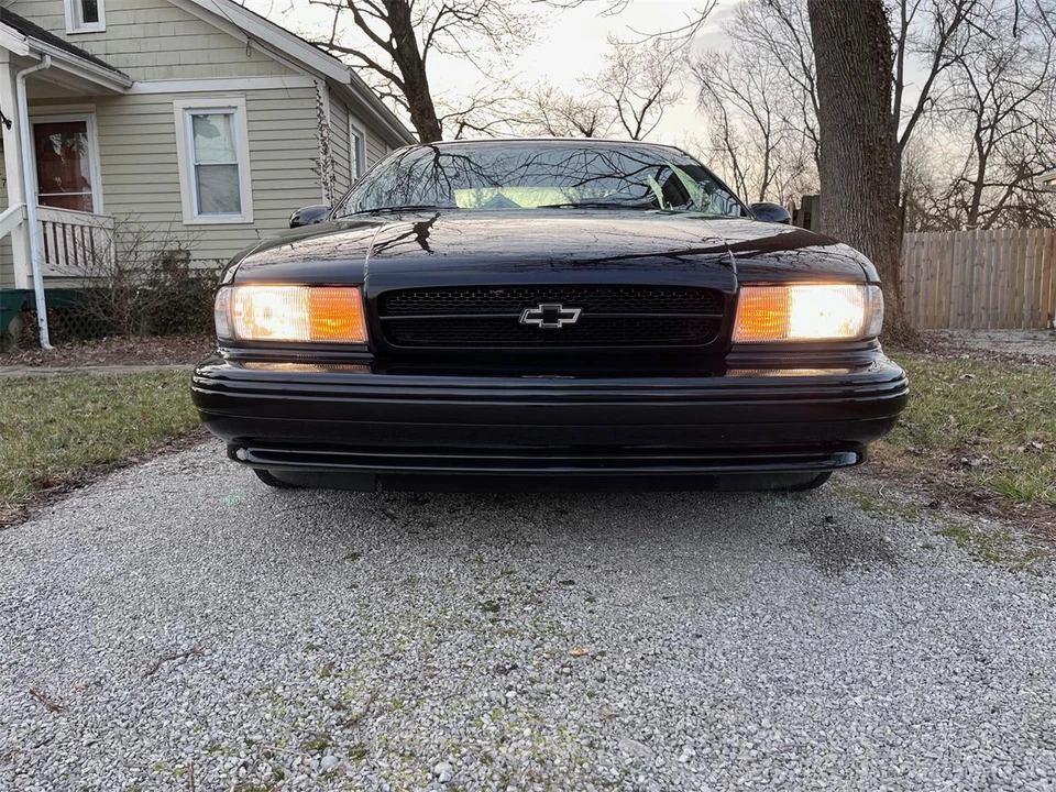 1995 Chevrolet Impala 7th Gen - Image 2 of 31