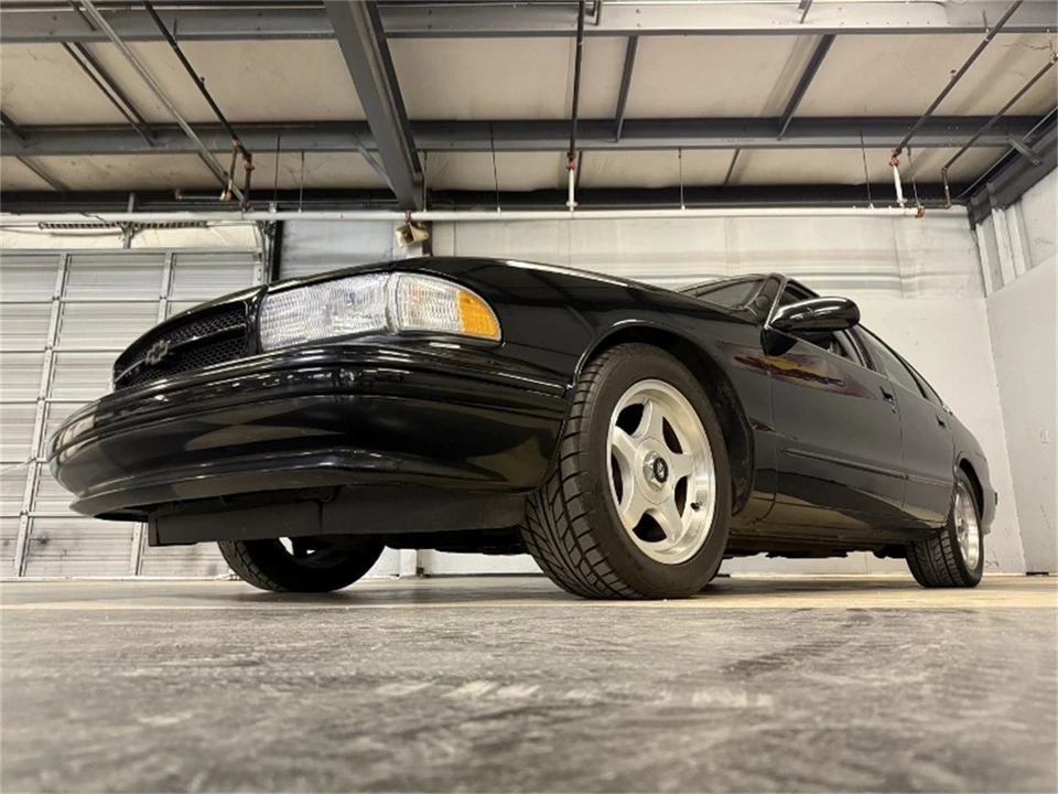 1995 Chevrolet Impala 7th Gen - Image 10 of 31