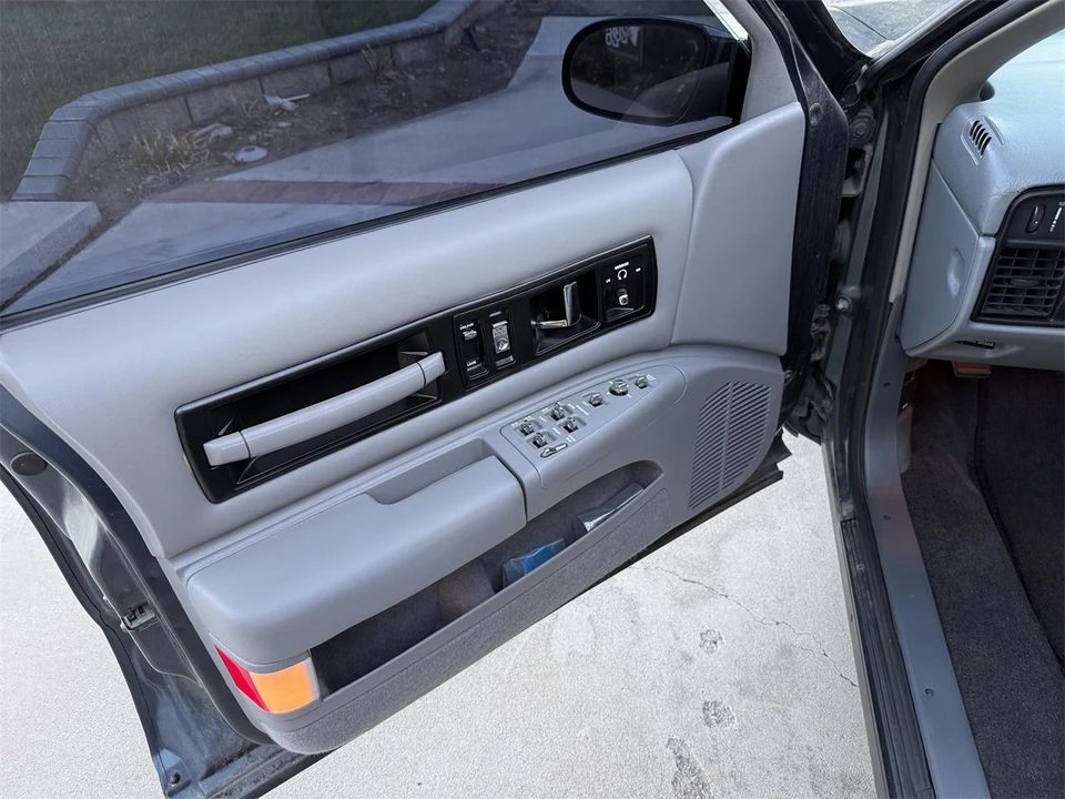 1995 Chevrolet Impala 7th Gen - Image 7 of 13