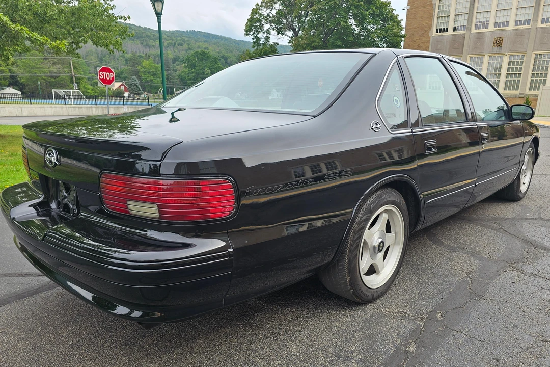 1995 Chevrolet Impala 8th Gen - Image 4 of 31