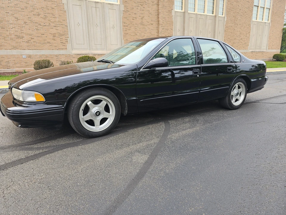 1995 Chevrolet Impala 8th Gen - Image 16 of 31