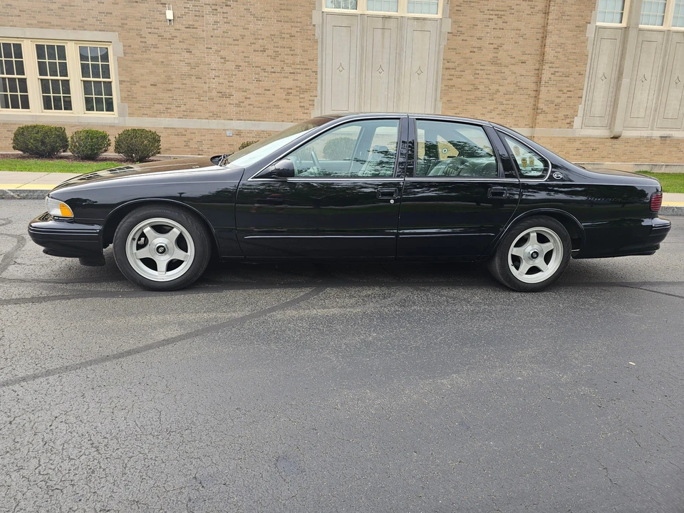 1995 Chevrolet Impala 8th Gen - Image 18 of 31