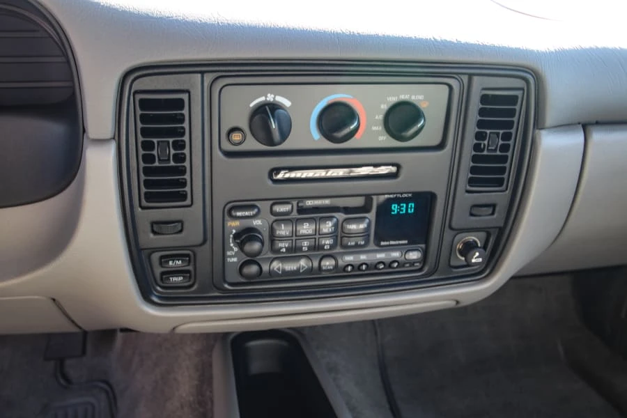 1995 Chevrolet Impala 7th Gen - Image 18 of 31