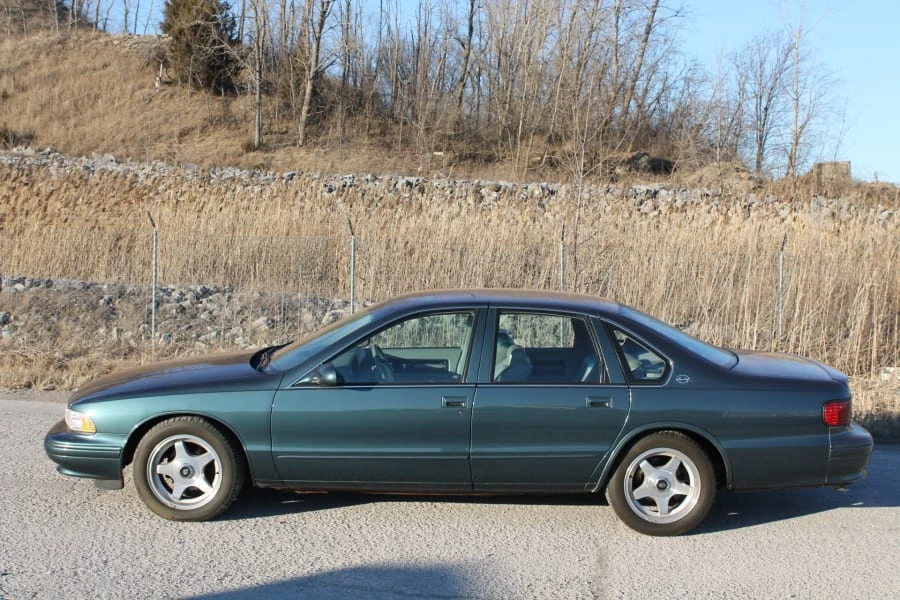 1995 Chevrolet Impala 7th Gen - Image 2 of 9
