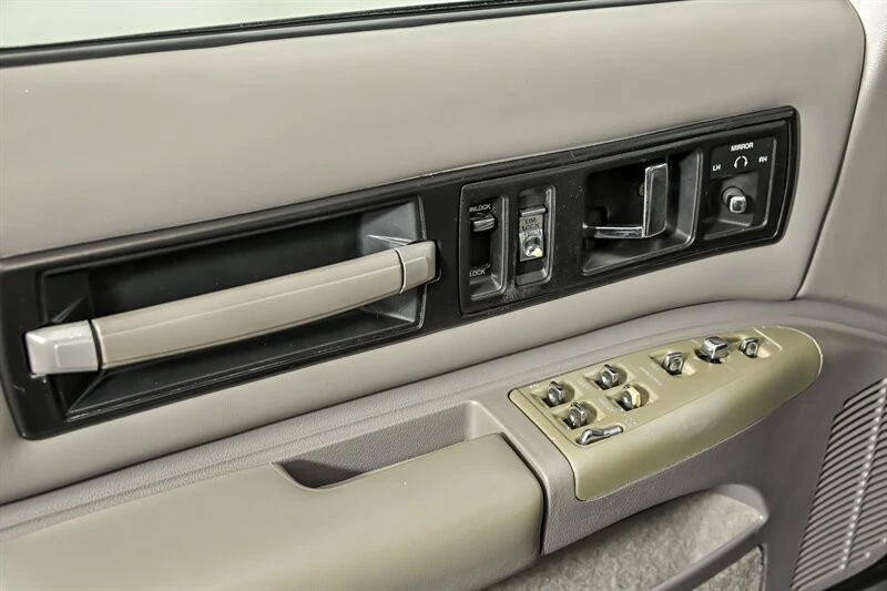 1995 Chevrolet Impala 7th Gen - Image 13 of 25