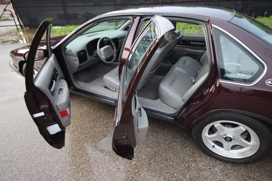 1995 Chevrolet Impala 7th Gen - Image 15 of 18