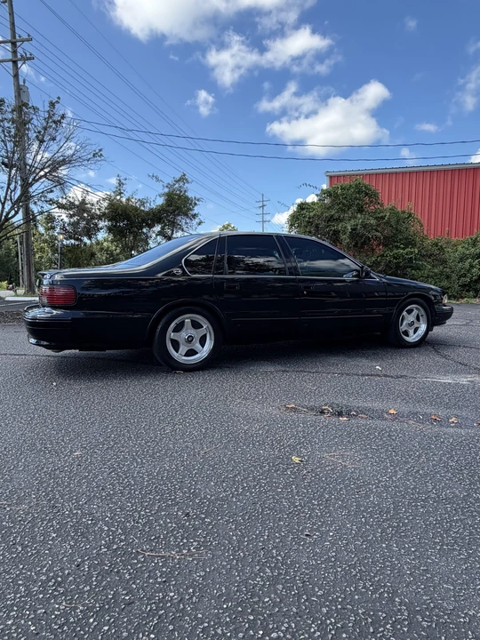 1995 Chevrolet Caprice - Image 3 of 12