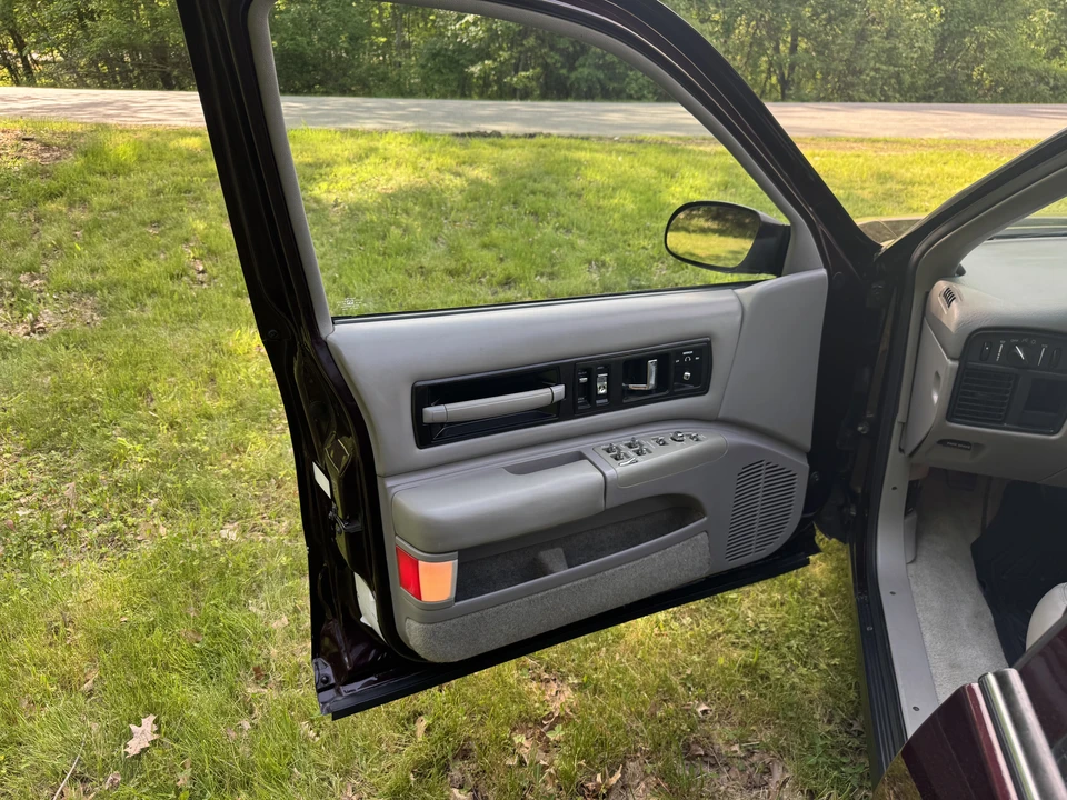 1995 Chevrolet Impala 7th Gen - Image 26 of 31