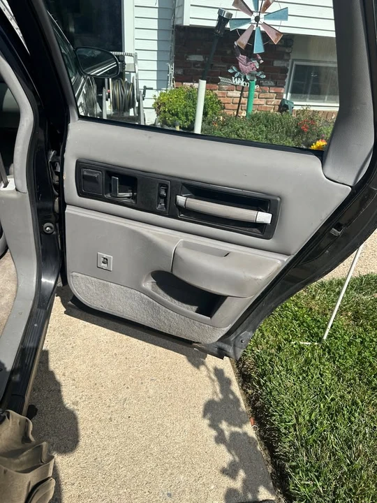 1995 Chevrolet Impala 7th Gen - Image 12 of 17