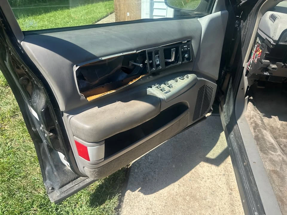 1995 Chevrolet Impala 7th Gen - Image 14 of 17