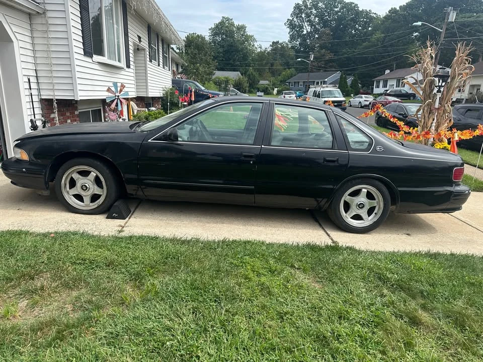 1995 Chevrolet Impala 7th Gen - Image 2 of 17