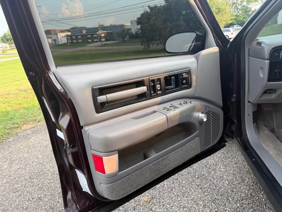 1995 Chevrolet Impala 7th Gen - Image 10 of 19