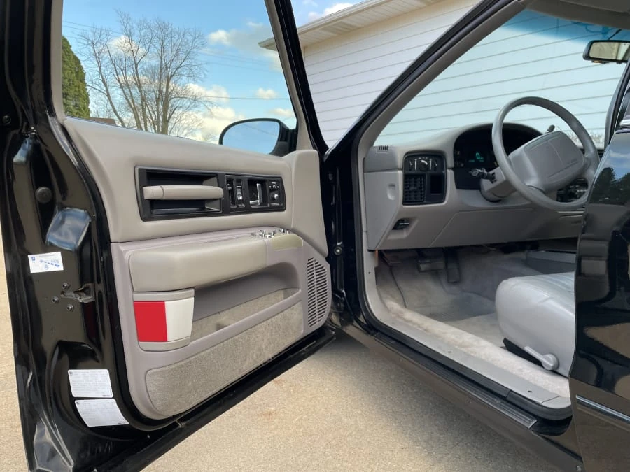 1995 Chevrolet Impala 7th Gen - Image 14 of 26