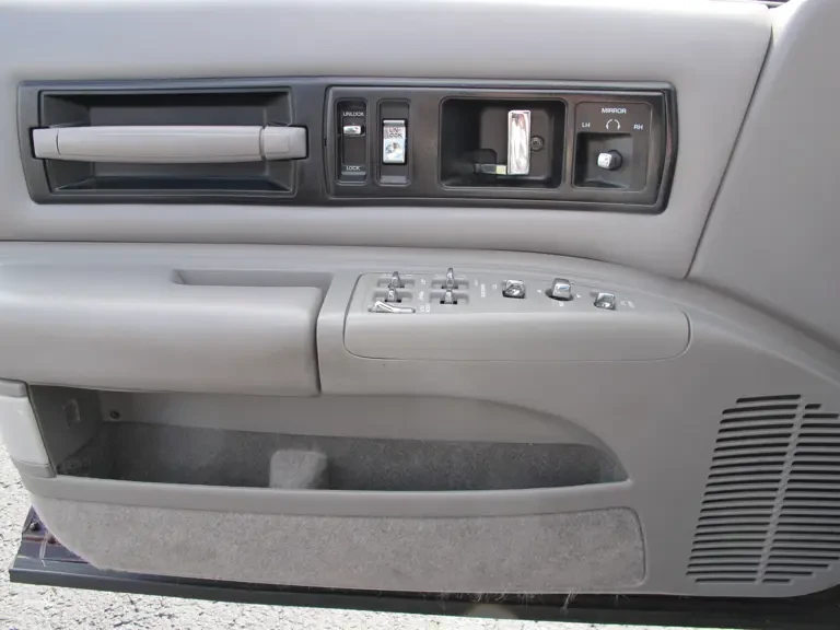 1995 Chevrolet Impala 7th Gen - Image 13 of 17