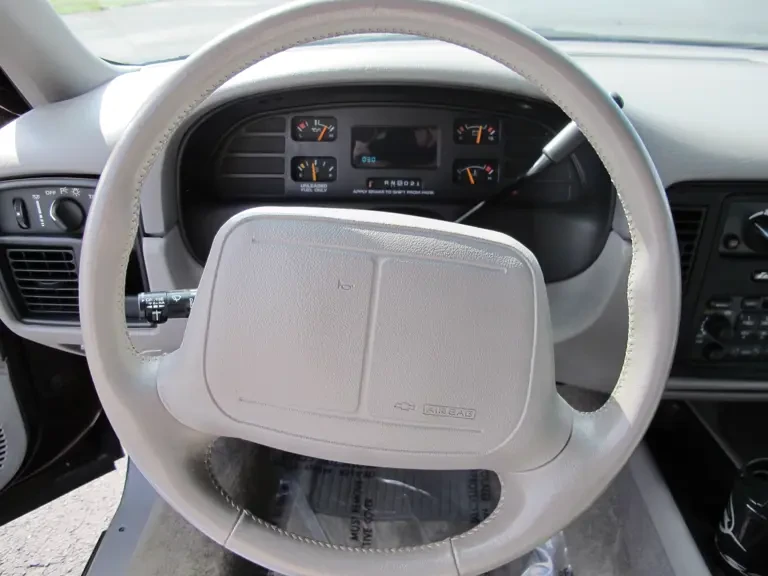 1995 Chevrolet Impala 7th Gen - Image 10 of 17