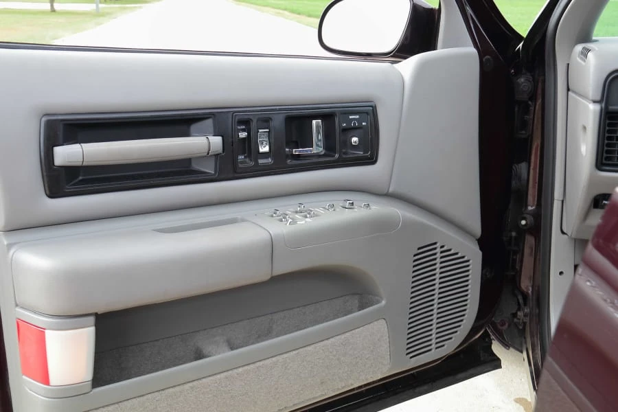 1995 Chevrolet Impala 7th Gen - Image 18 of 28