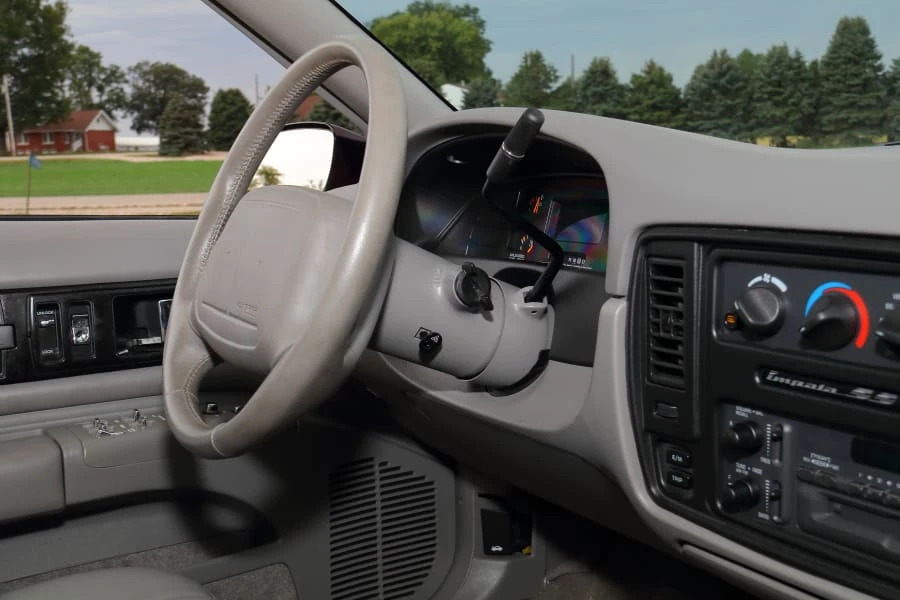 1995 Chevrolet Impala 7th Gen - Image 18 of 31