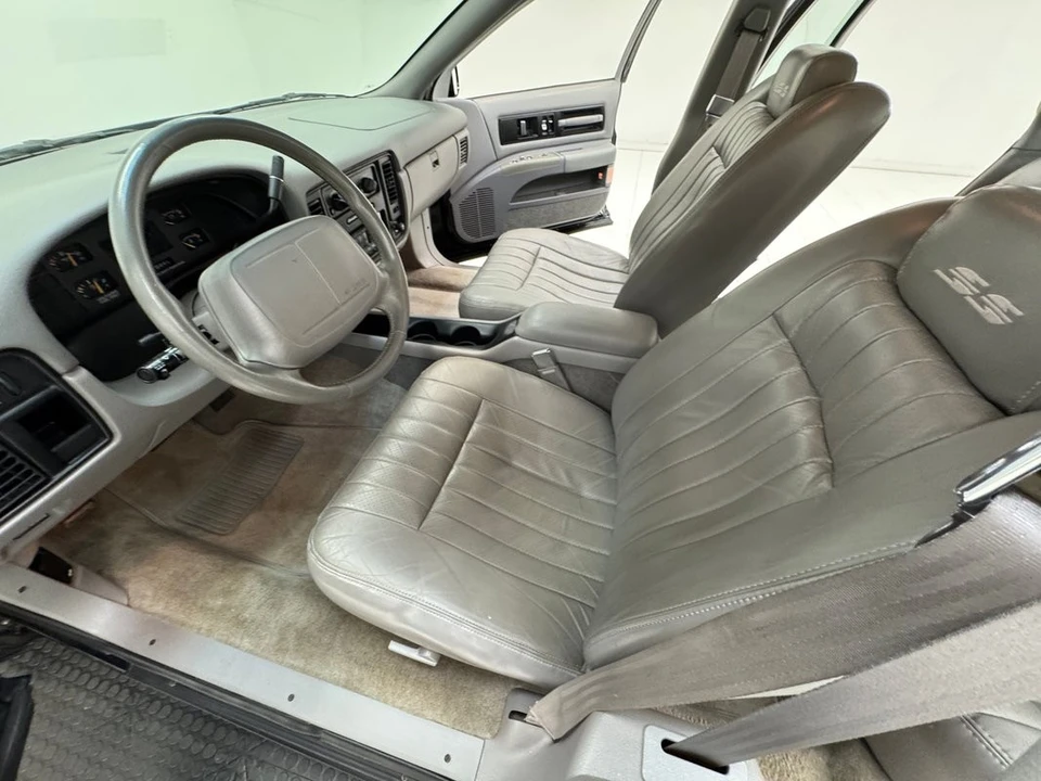1995 Chevrolet Impala 7th Gen - Image 24 of 31