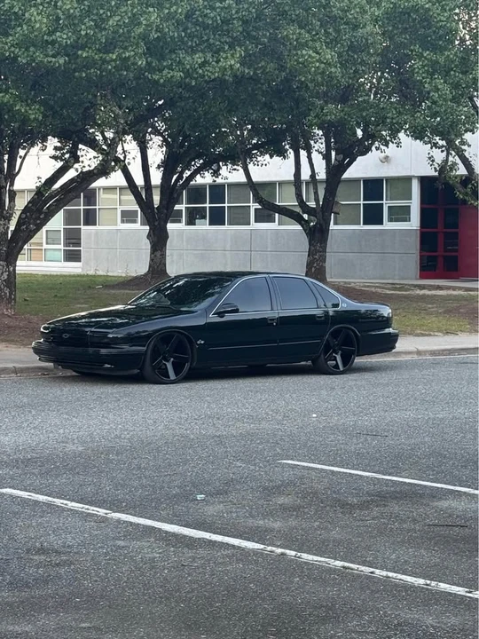 1995 Chevrolet Impala 7th Gen - Image 2 of 4