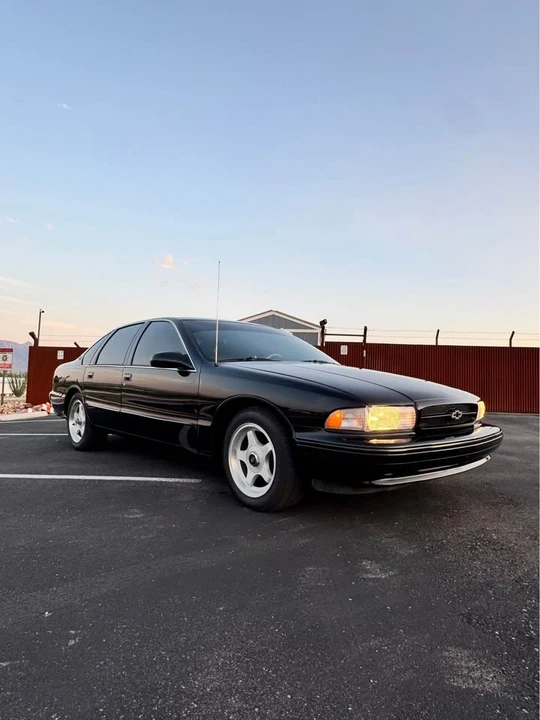 1995 Chevrolet Impala 7th Gen - Image 2 of 11