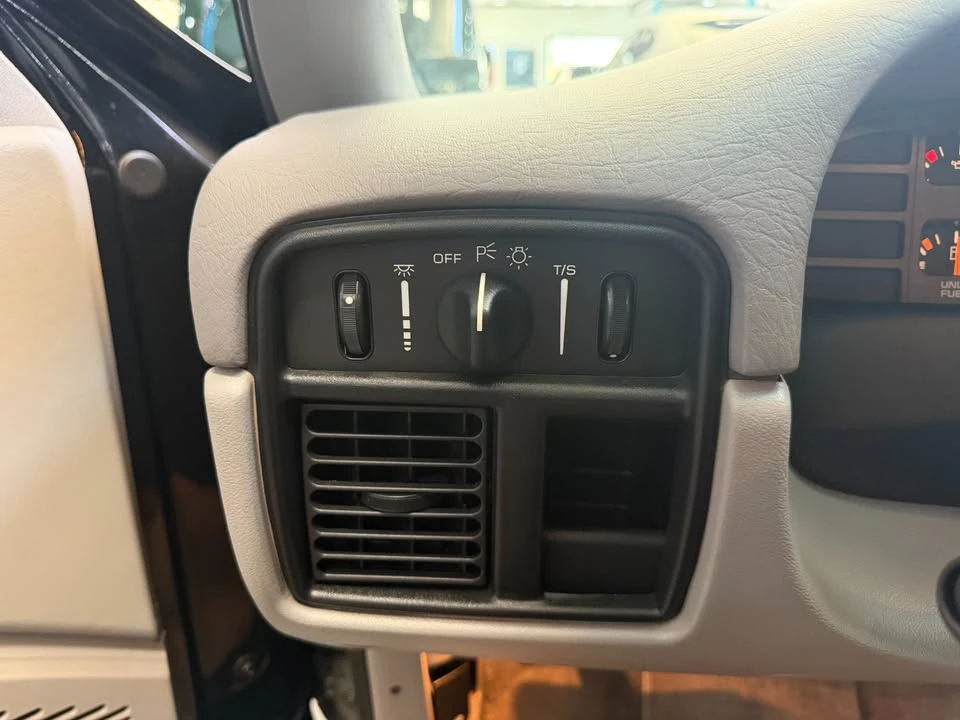 1995 Chevrolet Impala 7th Gen - Image 13 of 19