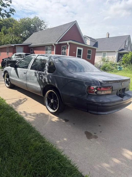 1995 Chevrolet Impala 7th Gen - Image 3 of 7