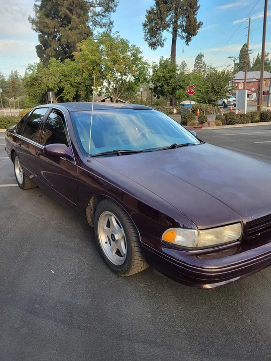 1995 Chevrolet Impala 7th Gen - Image 2 of 10