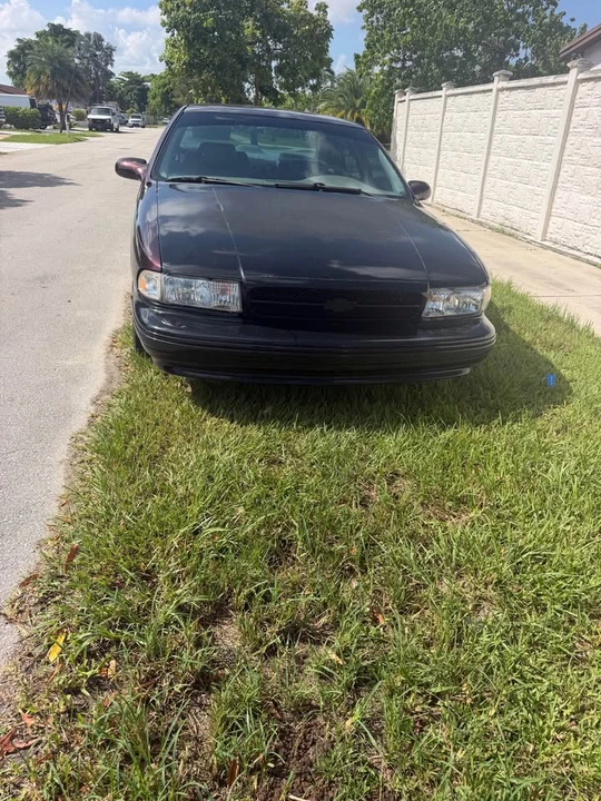1995 Chevrolet Impala 7th Gen - Image 2 of 13