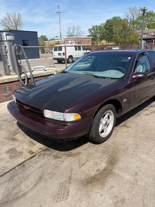 1995 Chevrolet Impala 7th Gen - Image 2 of 18