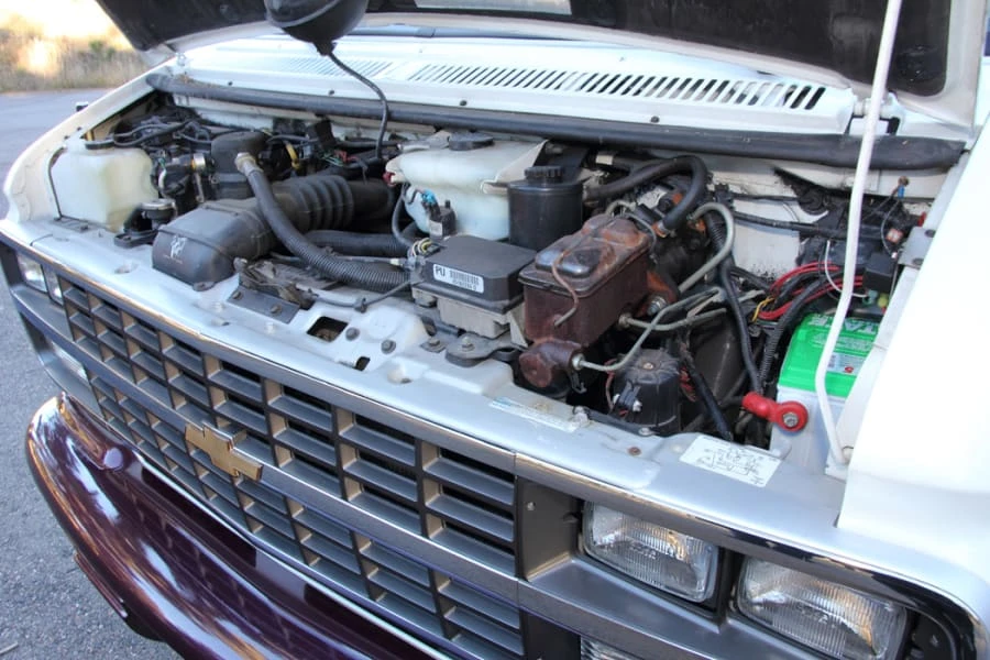 1995 Chevrolet - Image 9 of 12