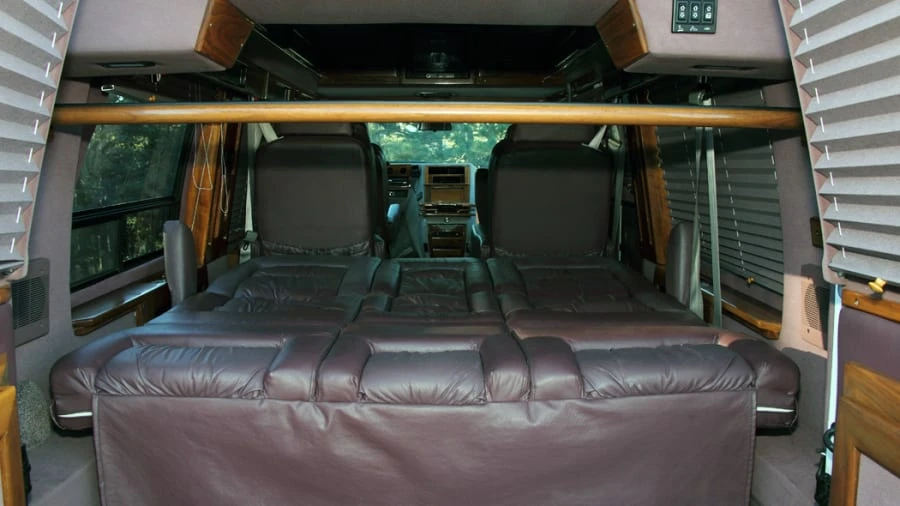 1995 Chevrolet G-Series Van - Image 6 of 11