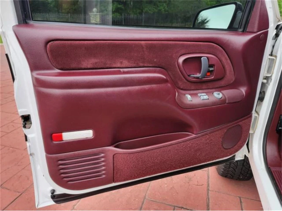1995 Chevrolet C/K 4th Gen - Image 4 of 30