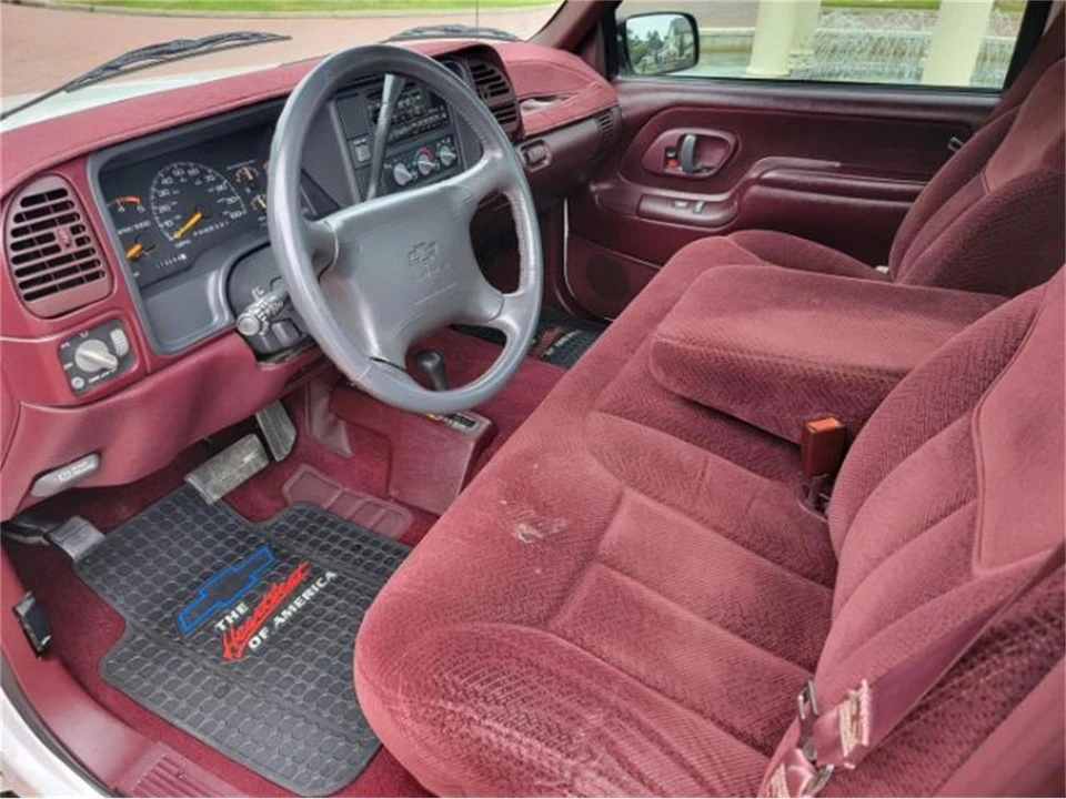 1995 Chevrolet C/K 4th Gen - Image 10 of 30