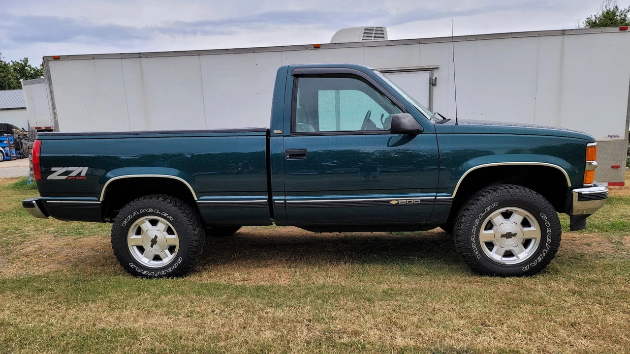 1995 Chevrolet C/K 4th Gen - Image 2 of 4