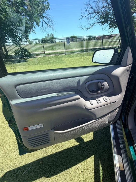 1995 Chevrolet C/K 4th Gen - Image 25 of 31