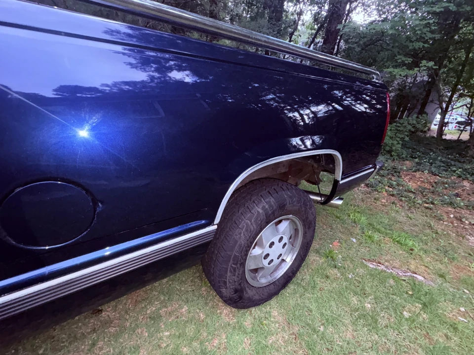 1995 Chevrolet Silverado - Image 22 of 31