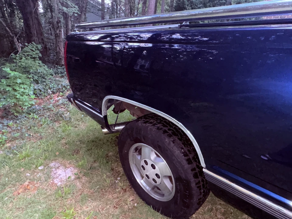 1995 Chevrolet Silverado - Image 25 of 31