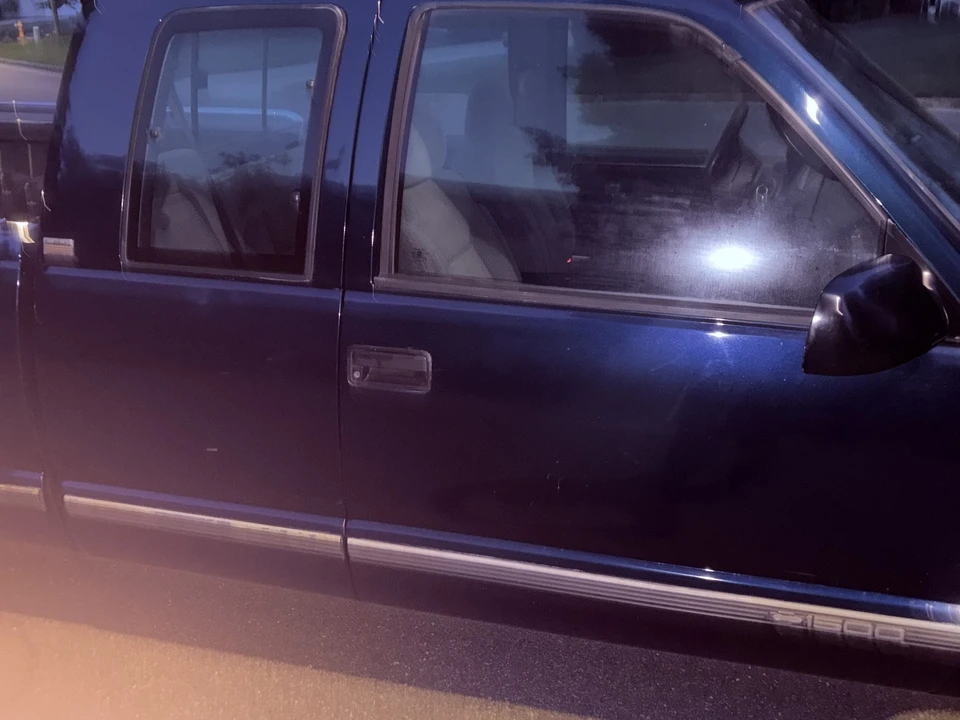 1995 Chevrolet Silverado - Image 27 of 31